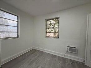 1560 SW 5th St, Unit 11 in Miami, FL - Building Photo - Building Photo