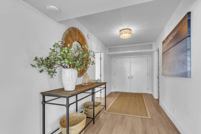 5380 N Ocean Dr in Riviera Beach, FL - Foto de edificio - Building Photo