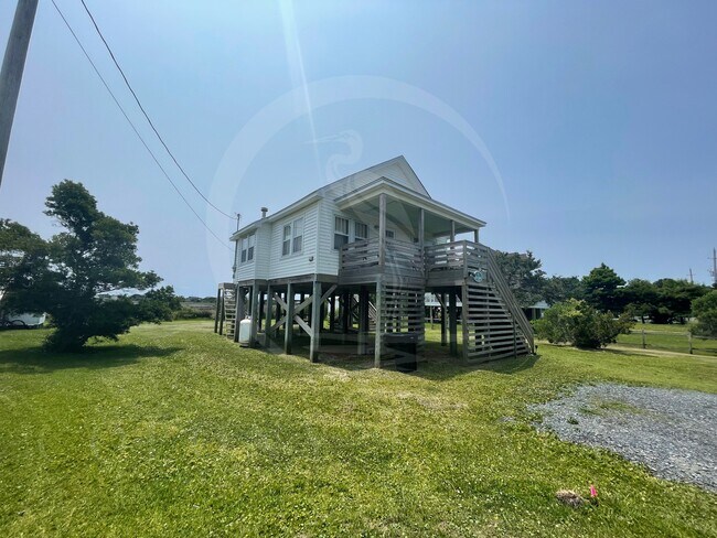 57091 Kohler Dr in Hatteras, NC - Building Photo - Building Photo