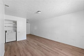 1008 Davis St in Monroe, GA - Building Photo - Building Photo