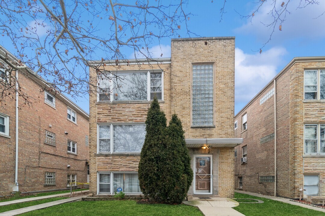 3916 N California Ave, Unit 2 in Chicago, IL - Building Photo