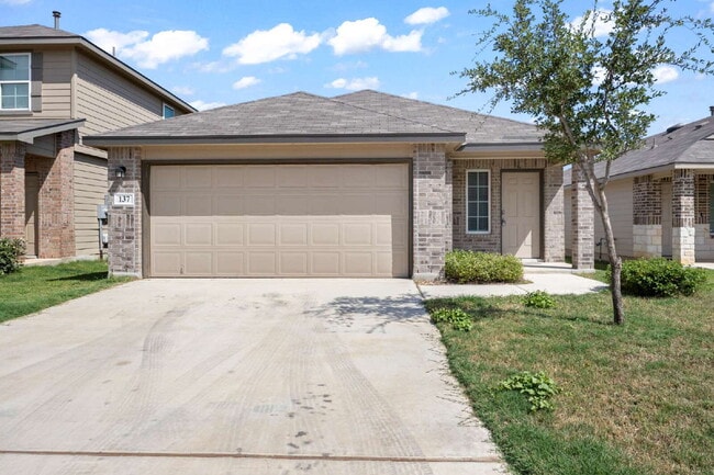 property at 137 Legendary Trl Lp