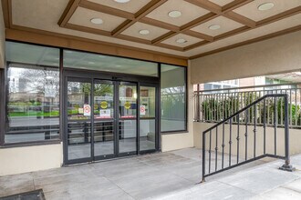 Cedar Grove in Toronto, ON - Building Photo - Building Photo