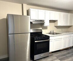 425 Highland Ave in Chester, PA - Building Photo