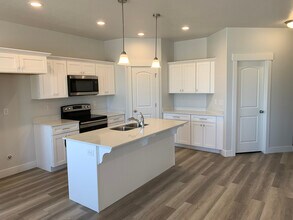 13091 S Hendry Ln in Herriman, UT - Building Photo - Building Photo
