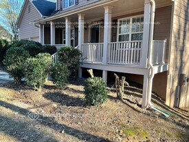 122 Highland View Pass in White, GA - Building Photo