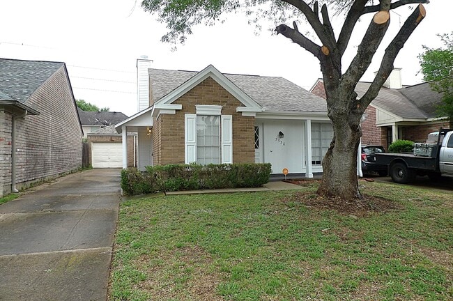 property at 5530 Santrey Dr