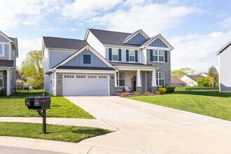 6787 Oakcrest Dr in McCordsville, IN - Building Photo - Building Photo