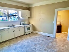 24 Ivy St in Porterdale, GA - Building Photo - Building Photo