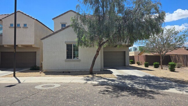 10353 W Monterosa Ave in Phoenix, AZ - Building Photo - Building Photo