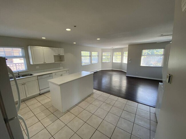 12465 Harris Rd in Pitt Meadows, BC - Building Photo - Building Photo