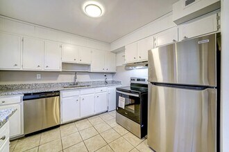 693 Aldrich St NE in Aiken, SC - Foto de edificio - Building Photo