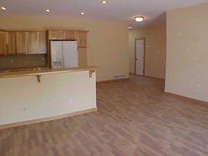 214 E Elcliff Rd in Spokane, WA - Building Photo - Building Photo