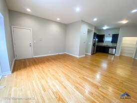 45 N Paulina St, Unit 2 in Chicago, IL - Building Photo