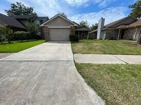11514 Gullwood Dr in Houston, TX - Building Photo