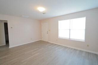 3178 N Ridge Rd in Tallahassee, FL - Foto de edificio - Building Photo