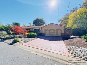 500 Malaga Way in Pleasant Hill, CA - Building Photo - Building Photo