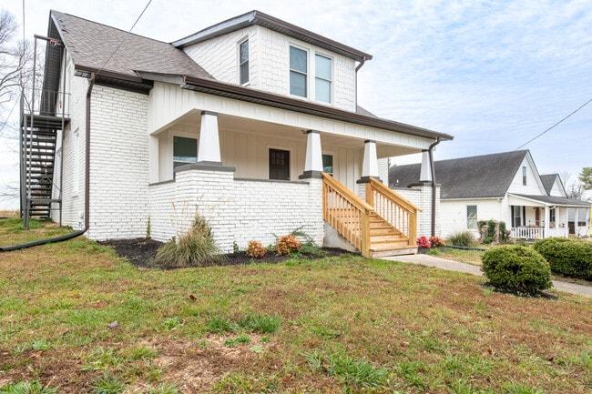 1287 E Harper Ave in Maryville, TN - Building Photo - Building Photo