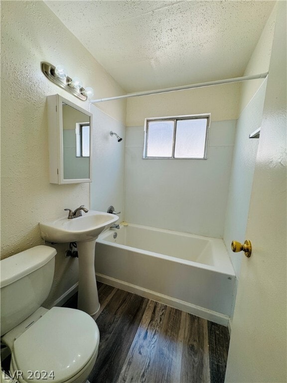 property at 922 N 1st St