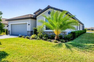 15716 Barefoot Beach Dr in Bradenton, FL - Building Photo - Building Photo