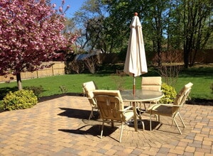 157 Little Plains Rd in Huntington, NY - Foto de edificio - Building Photo