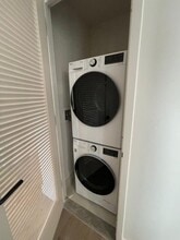 77 Commercial St, Unit 403 in Brooklyn, NY - Building Photo - Building Photo