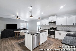 11711 Caraway Hill in San Antonio, TX - Building Photo - Building Photo