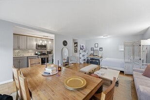 6040 JFK Blvd E in West New York, NJ - Building Photo