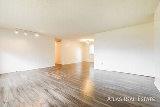 15726 E Flora Pl in Aurora, CO - Building Photo - Building Photo