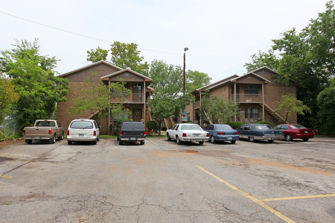 Show Place Apartments in Birmingham, AL - Foto de edificio