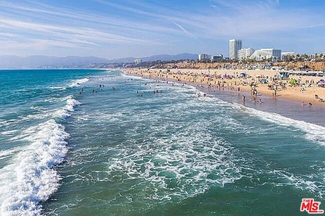 1141 17th St in Santa Monica, CA - Building Photo - Building Photo