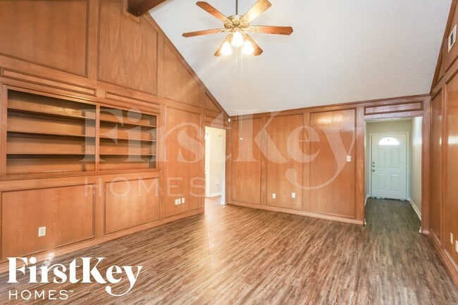 2104 Homecraft Dr in Bedford, TX - Building Photo - Building Photo