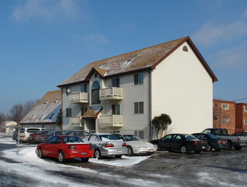 Ventura Apartments in Lorain, OH - Building Photo