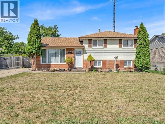 property at 5770 Queen Elizabeth Dr