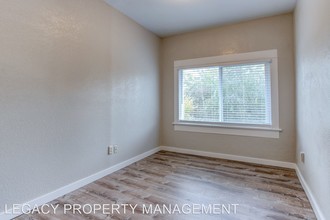 2920 SE Ash St in Portland, OR - Building Photo - Building Photo
