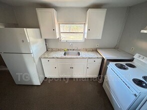 5691 Akra Ave in Jacksonville, FL - Building Photo - Building Photo