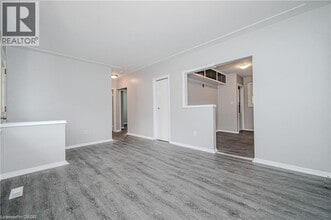 16 Huntington Ave in Hamilton, ON - Building Photo - Building Photo