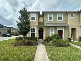 7031 White Treetop Pl in Riverview, FL - Building Photo