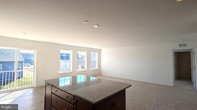 11 Edinburgh Ct in Charles Town, WV - Building Photo - Building Photo