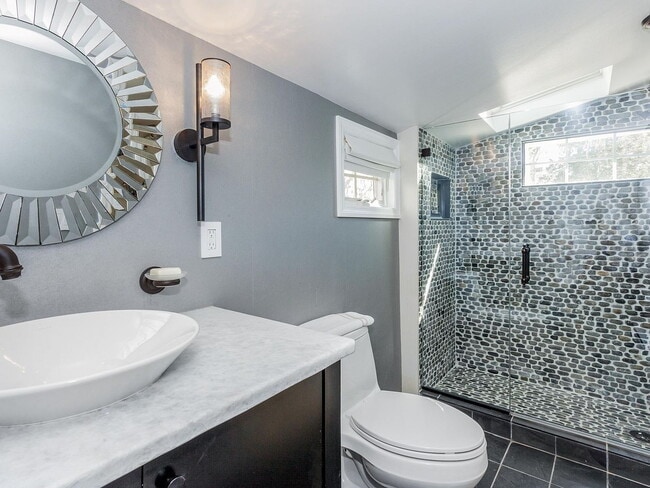 1 Tait Rd in Greenwich, CT - Building Photo - Building Photo