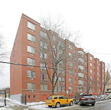 13849 Barclay Ave in Flushing, NY - Foto de edificio - Building Photo