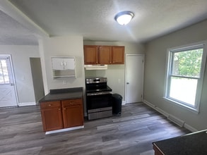 4055 Skiff St in Willoughby, OH - Building Photo - Building Photo