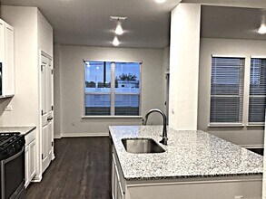 176 Pebble Creek Run in New Braunfels, TX - Building Photo - Building Photo