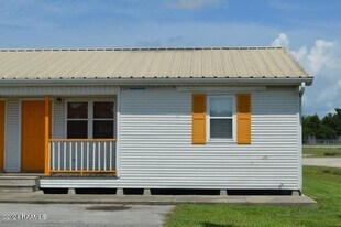 709 Hwy 90 E in New Iberia, LA - Building Photo