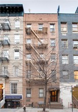 323 E 75th St in New York, NY - Building Photo - Building Photo