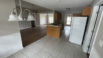 1952 Salisbury Way in Hinesville, GA - Building Photo - Building Photo