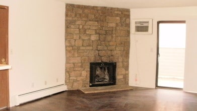 10150 E Virginia Ave, Unit 14-107 in Denver, CO - Foto de edificio - Building Photo