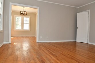 1834 Normandie Ave in Los Angeles, CA - Foto de edificio - Building Photo