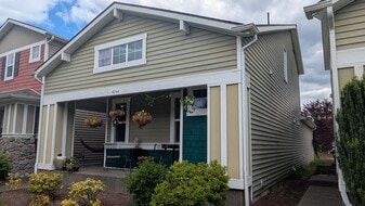 4244 Edgewater Blvd NE in Lacey, WA - Building Photo