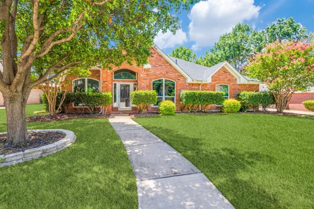 609 Indian Creek Dr in Trophy Club, TX - Building Photo